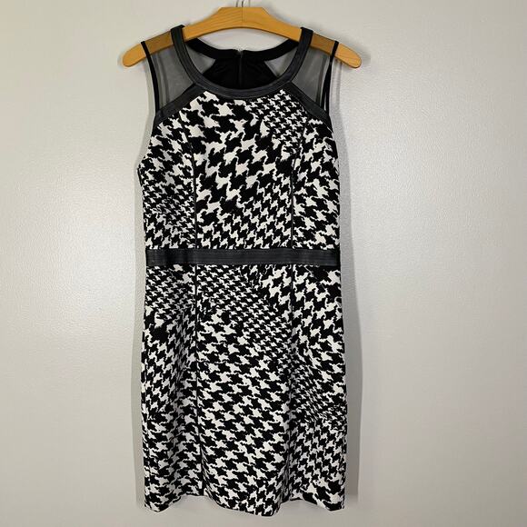 Guess Black White Sleeveless Houndstooth Printed Sheath Dress Size 10 - Picture 1 of 6